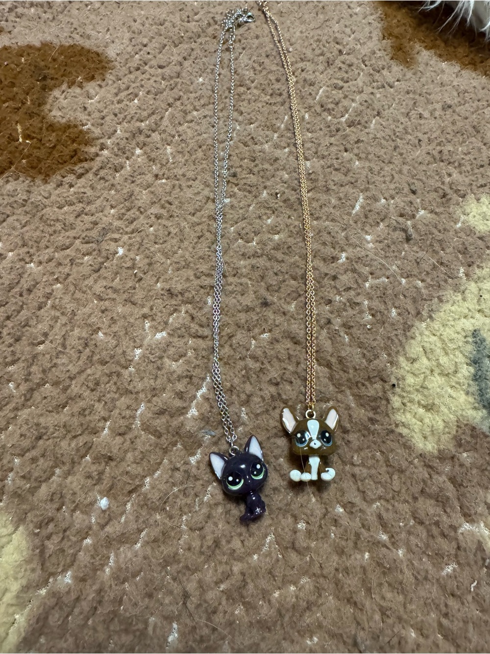 Littlest pet shop best friends necklace set from hot topic, like new!